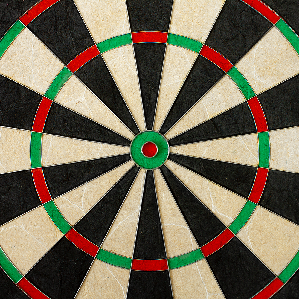 79453_Unicorn_Eclipse_Pro_2_Dartboard_3 Unicorn Eclipse Pro 2 Dartboard ist rund und klar erkennbar. Die Felder und Zahlen sind schwarz und weiß.