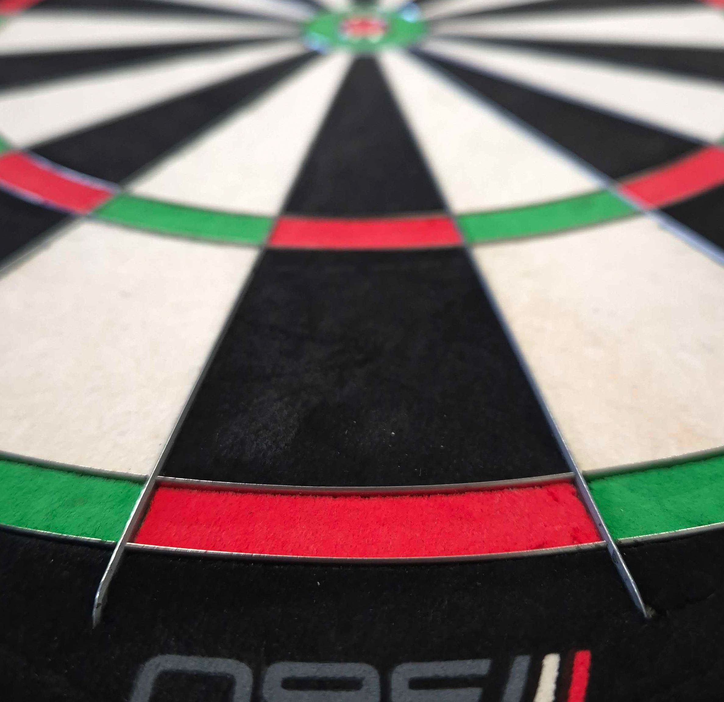 Das Bild ist nicht sichtbar, aber der Dateiname weist auf ein Winmau Blade 360 Steeldartboard hin. Es handelt sich vermutlich um ein Steeldartboard für den Dartsport.