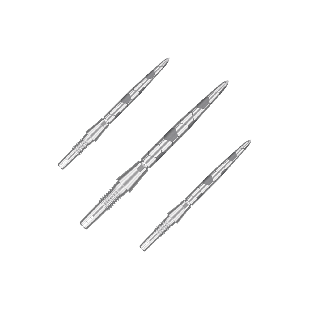 Auf dem Bild sind drei silberne Dartspitzen zu sehen. Sie haben ein längliches, geriffeltes Design und sind aus Metall gefertigt.