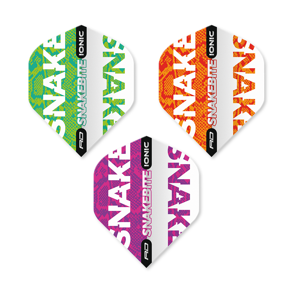 X0587_Red_Dragon_Hardcore_Ionic_Snakebite_Flight_Selection_Pack1_1 Das Bild zeigt drei verschiedenfarbige Dart-Flights aus dem "Red Dragon Hardcore Ionic Snakebite Flight Selection Pack1". Die Flights sind in Grün, Orange und Pink gestaltet und tragen den Schriftzug "Snakebite Ionic".