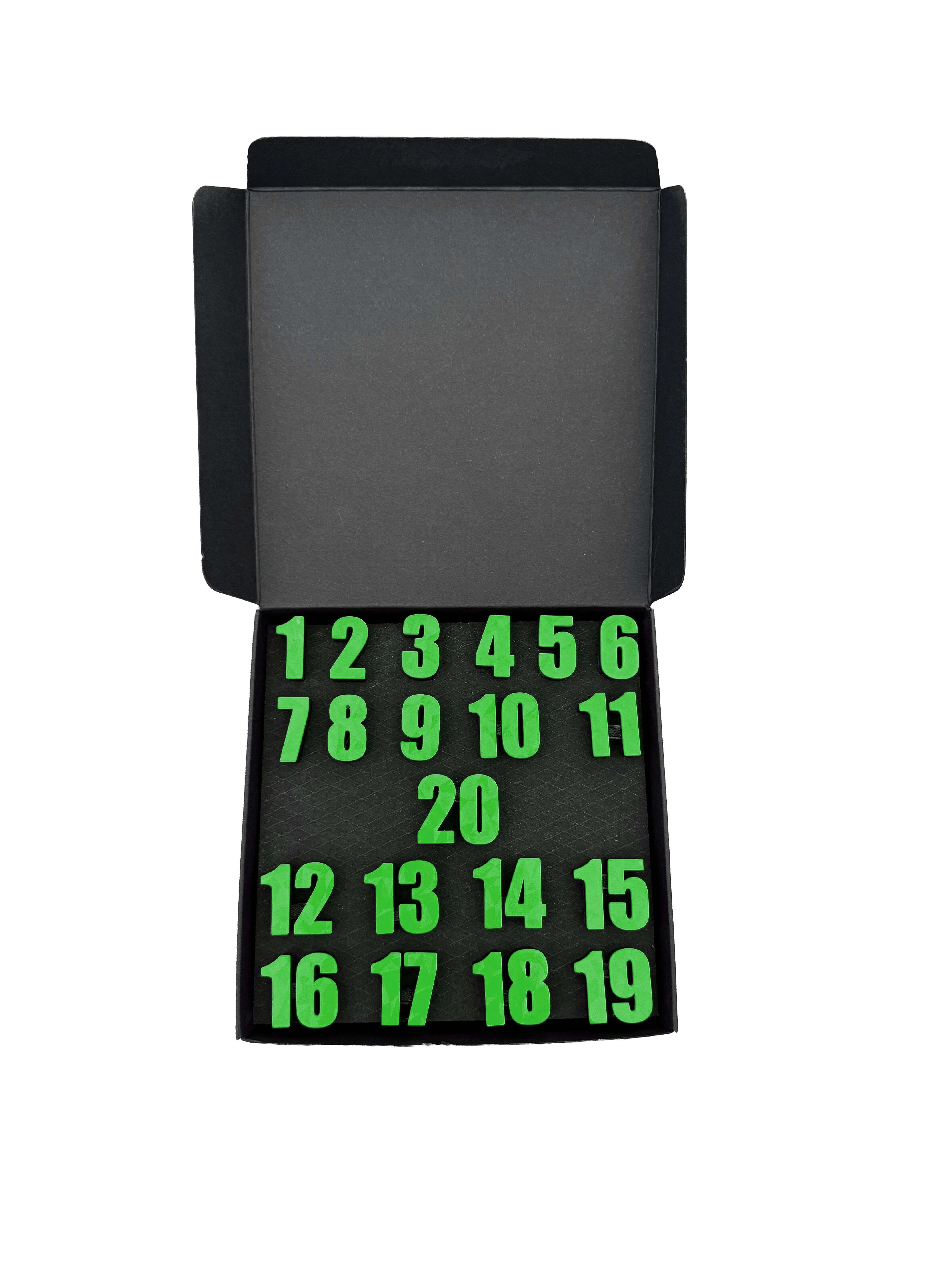 McDart Dartboard Number Rings / Number Ring Classic Eine klassische grüne Box wird präsentiert. Der Kasten ist einfach und hebt sich mit seiner Farbe hervor.