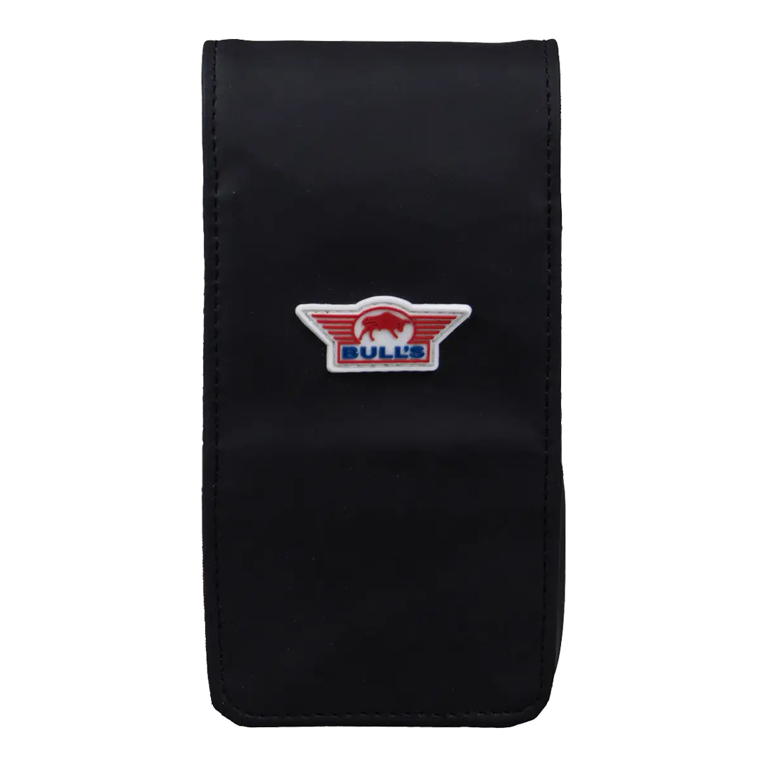 Bulls NL Spacecase Softcase Black-Red Das Bild zeigt das Bulls NL Spacecase Softcase in Schwarz-Rot. Das Softcase dient zur Aufbewahrung von Darts und Zubehör.