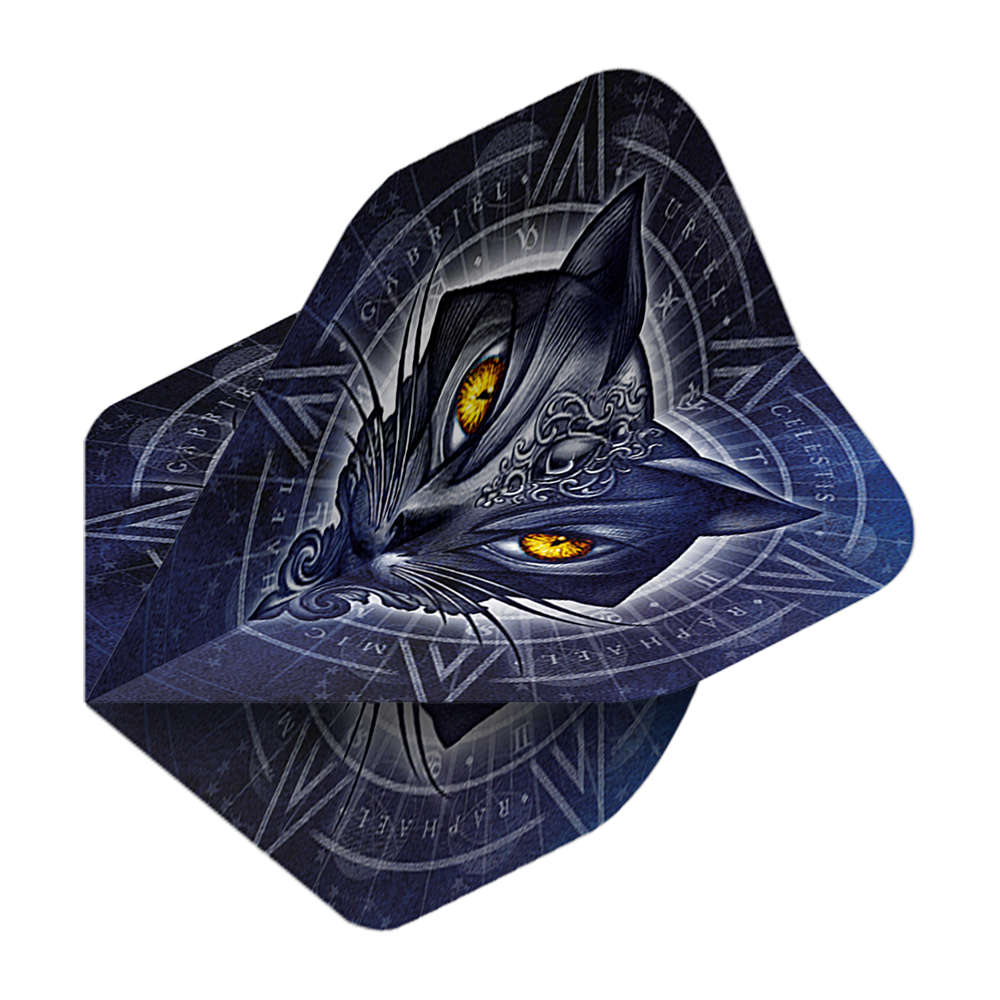 Alchemy Star Of Ailouros No2 Standard Flights Das Bild zeigt das Produkt „Alchemy Star Of Ailouros No2 Standard Flights“. Auf dem Flight ist ein dunkelblaues Katzenmotiv mit leuchtend gelben Augen und mystischen Symbolen abgebildet.