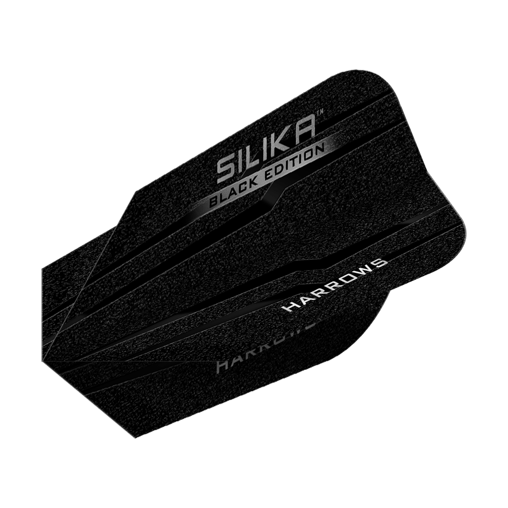 Harrows Silika Black Edition Slim Flights Das Bild zeigt die Harrows Silika Black-Edition Slim Flights. Sie sind schlank, schwarz und haben silberne Schriftzüge mit den Wörtern "Silika", "Black Edition" und "Harrows".