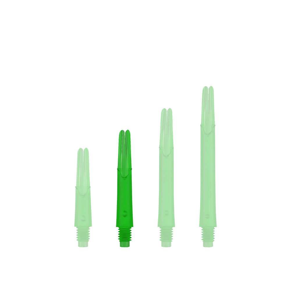 Auf dem Bild sind vier grüne, durchsichtige Kunststoff-Dartschäfte in unterschiedlicher Länge zu sehen. Sie stehen nebeneinander aufrecht auf einem grünen Hintergrund.