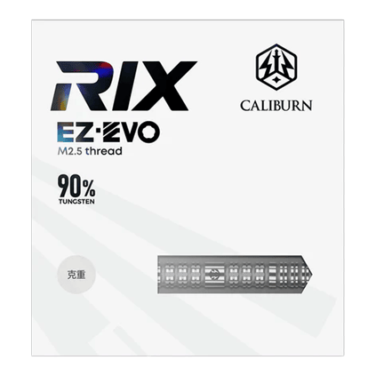 Zu sehen sind die Caliburn Rix EZ-EVO R1 Steeldarts. Diese Darts zeichnen sich durch ihr modernes Design und ihre hohe Qualität aus.