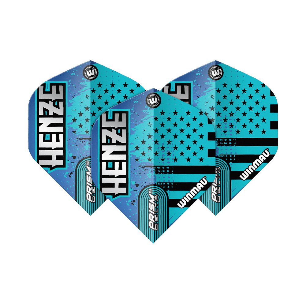 Winmau Prism Delta Rick Henze Standard Flights Das Bild zeigt drei Winmau Prism Delta Rick Henze Standard Flights für Darts. Die Flights sind in Blau- und Schwarztönen gestaltet und mit dem Namen "Henze" sowie Sternenmotiven bedruckt.
