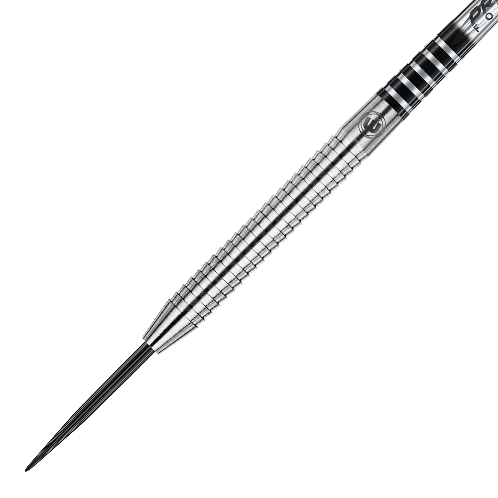 1086-20_Winmau_Sabotage_Steeldarts_2 Das Bild zeigt einen Winmau Sabotage Steeldart. Der Dartpfeil ist silberfarben und hat eine fein gerillte Oberfläche für besseren Grip.
