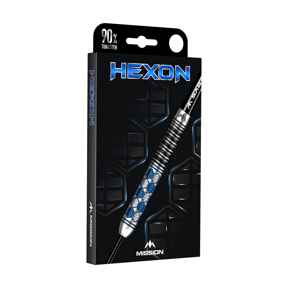 M001310_Mission_Hexon_Steeldarts_3 Die Abbildung zeigt die Verpackung der Mission Hexon Steeldarts mit einem Gewicht von 23g. Das Design hebt den Dartpfeil und den Schriftzug "Hexon" in Blau hervor und erwähnt einen 90%igen Wolframanteil.