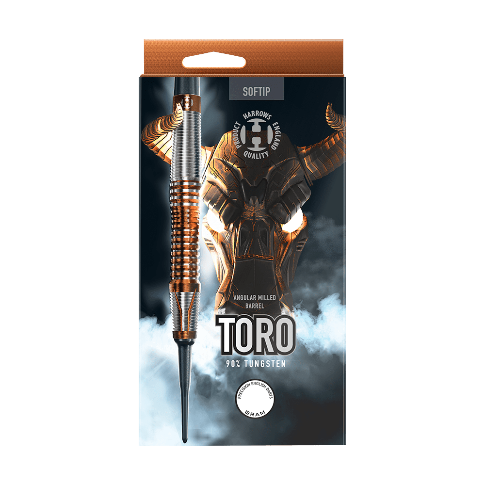HA33850_Harrows_Toro_Softdarts_3 Die Verpackung zeigt einen Softtip-Dartpfeil der Marke Harrows mit dem Namen "TORO". Im Hintergrund ist ein stilisierter Stierkopf zu sehen, und auf der Verpackung steht "90% Tungsten".