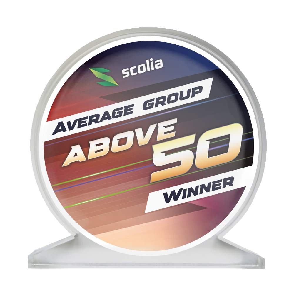 Scolia Acrylic Glass Trophy - Winner Das Bild zeigt einen Acrylglas-Pokal mit der Aufschrift Average Above 50. Es ist eine Auszeichnung für Dartspieler mit einem Durchschnitt über 50.