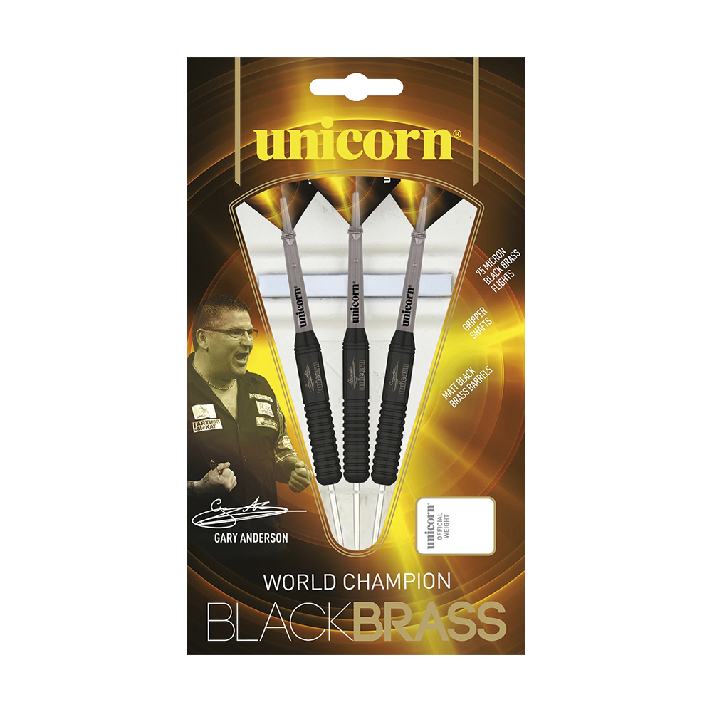 27664_Unicorn_Black_Brass_Gary_Anderson_V2_Steeldarts_3 Das Bild zeigt eine Packung Unicorn Black Brass Gary Anderson V2 Steeldarts. Auf der Verpackung sind drei schwarze Darts sowie ein Foto und die Unterschrift von Gary Anderson zu sehen.
