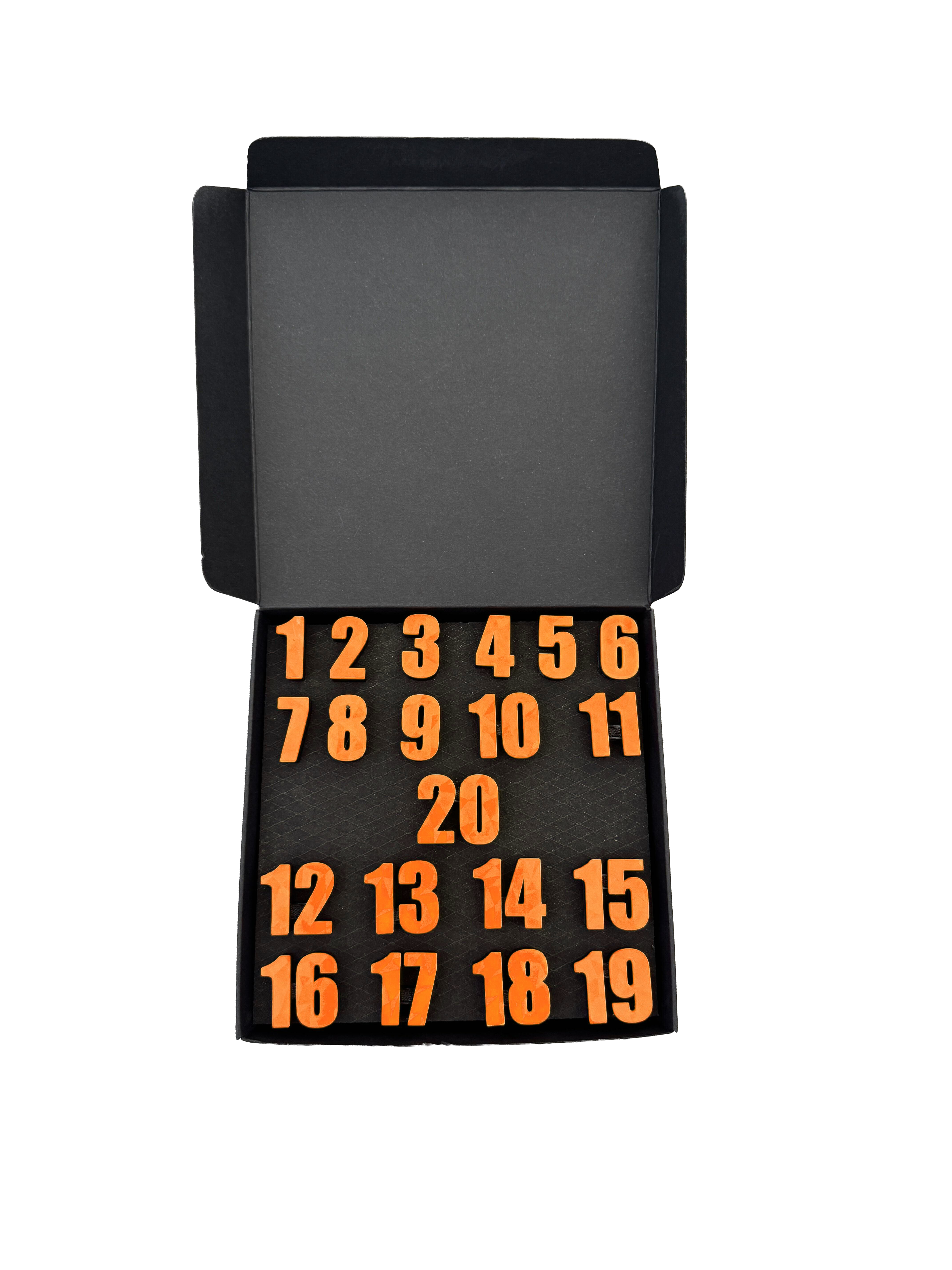 McDart Dartboard Number Rings / Number Ring Classic Das Bild zeigt eine Box mit der Aufschrift Classic Orange. Die Verpackung ist im gleichen Stil gehalten.