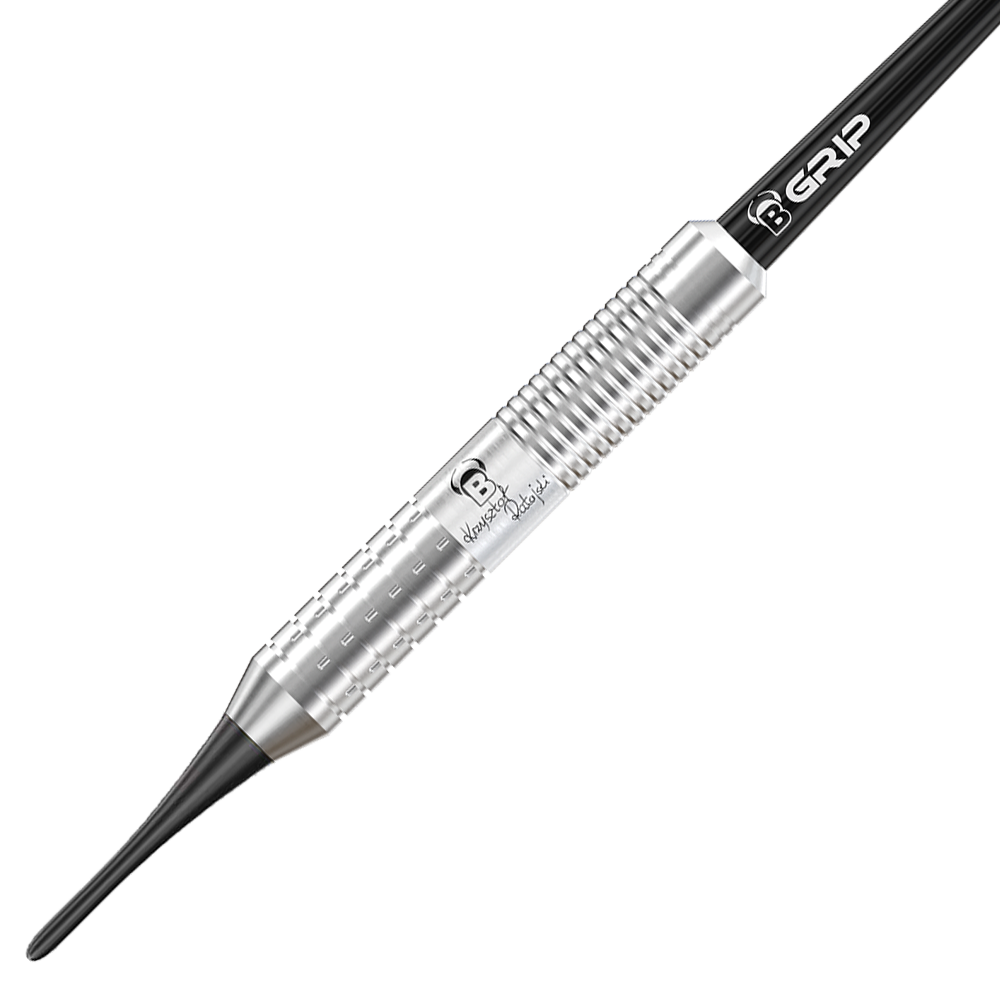 17008_Bulls_Krzysztof_Ratajski_Brass_Silver_Softdarts_2 Auf dem Bild ist ein silberner Softdart der Marke Bulls zu sehen. Es handelt sich um das Modell "Krzysztof Ratajski Brass Silver Softdarts" mit einem Gewicht von 18g.