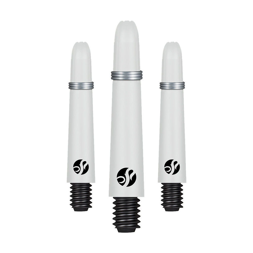 Shot Koi Carbon Shafts - White Auf dem Bild sind drei weiße, spitz zulaufende Dart-Schäfte mit schwarzem Gewinde und silbernem Ring zu sehen. Jeder Schaft trägt ein schwarzes Logo in der Nähe des unteren Endes.
