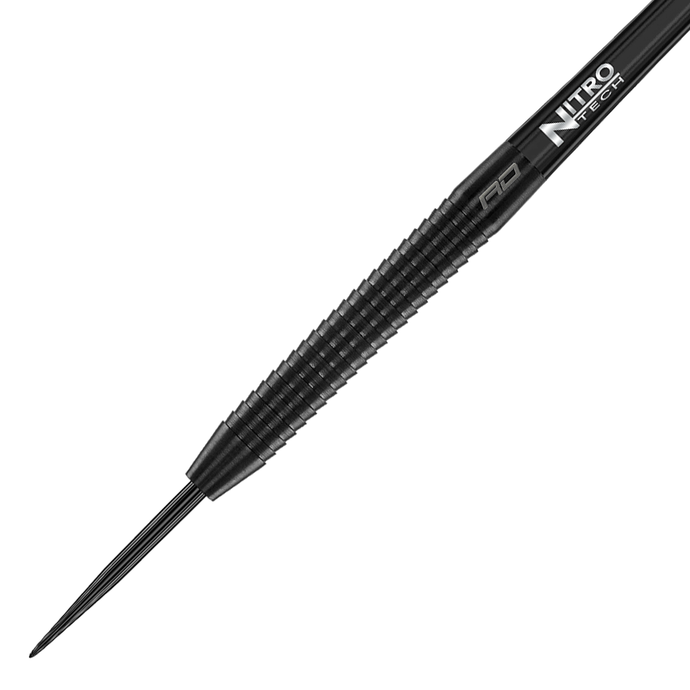 Red Dragon Razor Edge Black steel darts Das Bild zeigt einen Red Dragon Razor Edge Black Steeldart. Der Dart ist schwarz und hat eine gerillte Griffzone für besseren Halt.