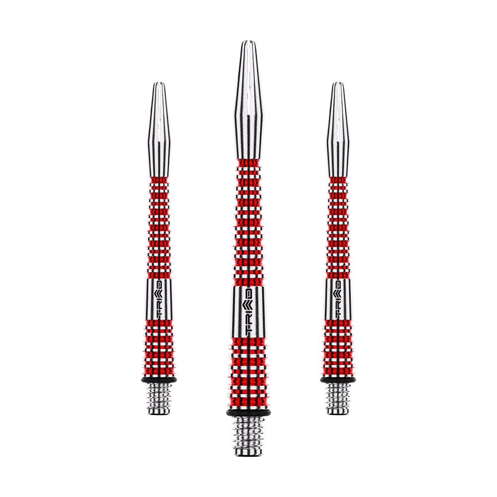 Das Bild zeigt drei Aluminium Dartschäfte in Silber und Rot. Sie haben ein geriffeltes Design und sind unterschiedlich lang angeordnet.