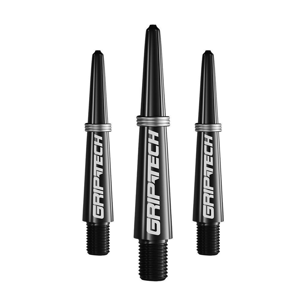 GOAT Griptech Shafts - Black Das Bild zeigt drei schwarze Dartschäfte mit der Aufschrift „GRIPTECH“. Sie sind in einer Reihe angeordnet und haben silberne Ringe am oberen Ende.