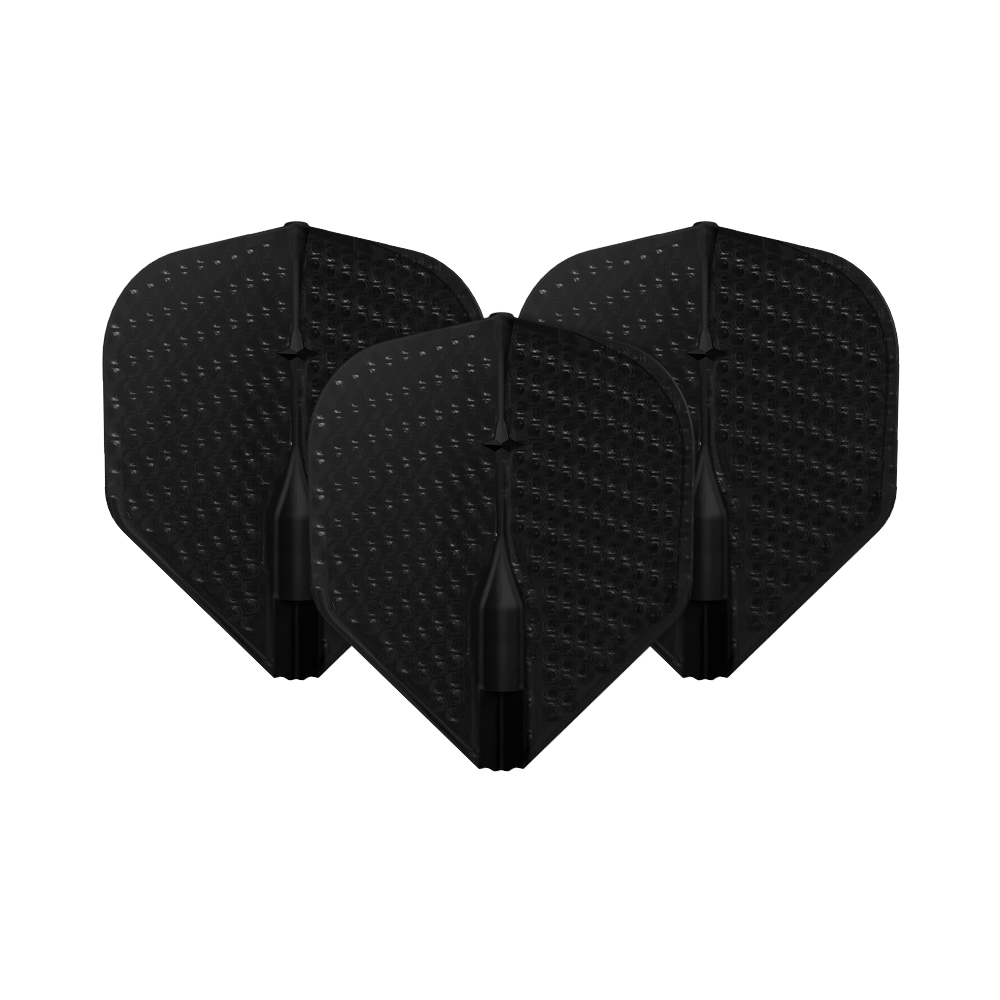 Auf dem Bild sind drei schwarze Dart-Flights mit Dimple-Oberfläche zu sehen. Sie stehen nebeneinander und sind identisch geformt.
