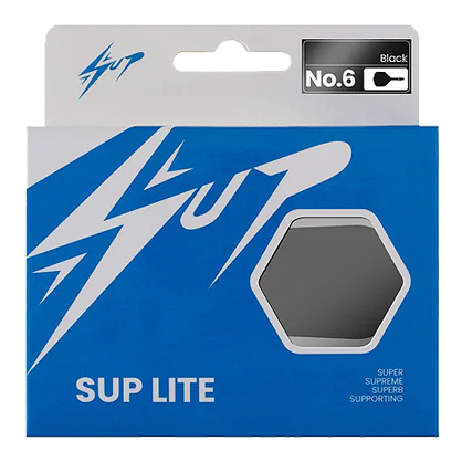 Die Abbildung zeigt die Verpackung des Produkts "Caliburn SUP Lite No6 Flight-Shaft-System". Die Verpackung ist überwiegend blau und weiß und enthält ein Sichtfenster, durch das das Produkt teilweise zu sehen ist.