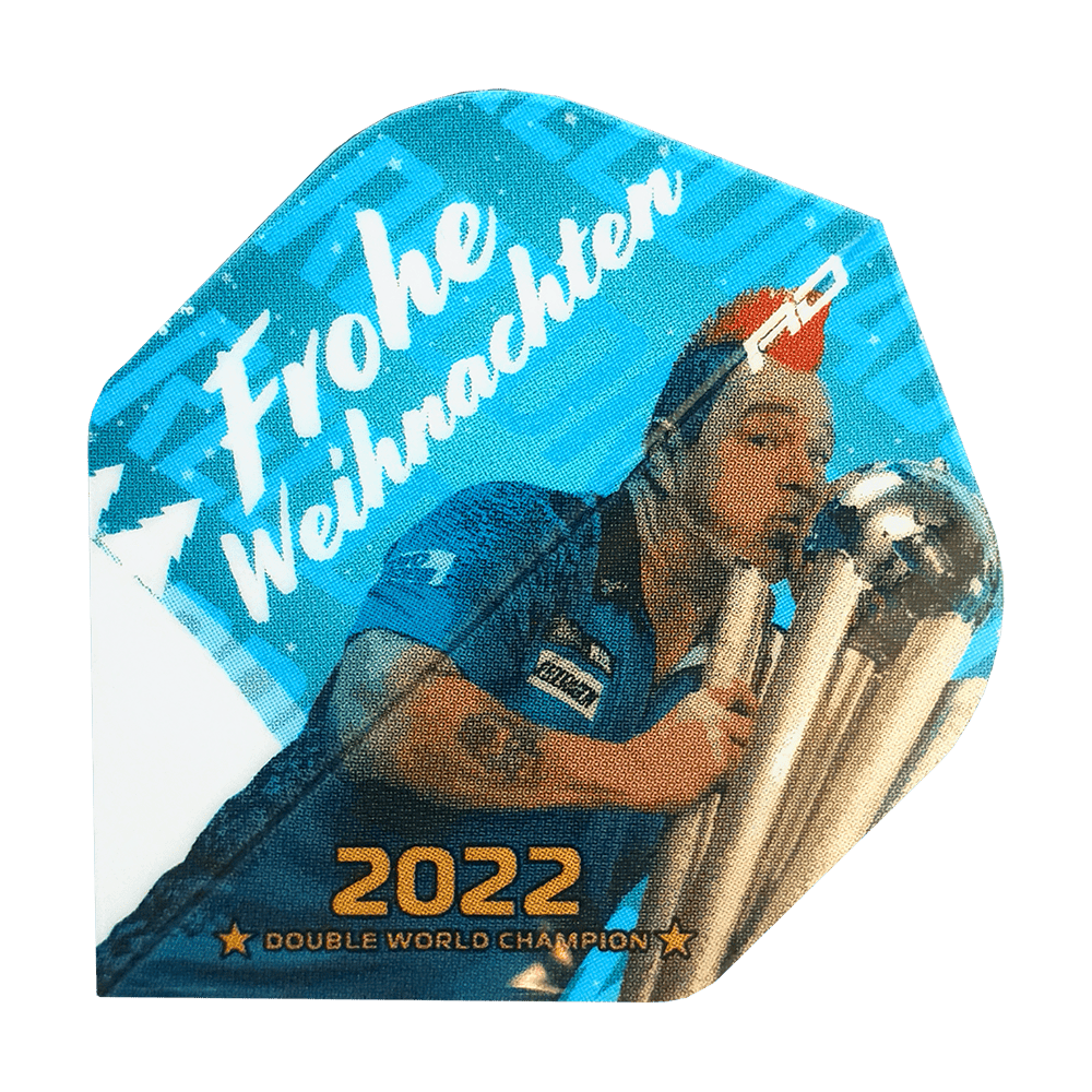 WF-6_Red_Dragon_Merry_Christmas_Flights_Snakebite_2022_1nUPh0sjpuoWUx Auf dem Bild ist ein Dart-Flight mit dem Aufdruck "Frohe Weihnachten" zu sehen. Es zeigt einen Dartspieler, der einen Pokal küsst, und darunter steht "2022 Double World Champion".