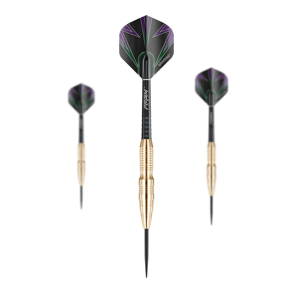 Winmau Simon Whitlock Brass Steeldarts Das Bild zeigt drei Winmau Simon Whitlock Brass Steeldarts. Die Darts haben goldfarbene Griffe und schwarze Flights mit lila und grünen Akzenten.