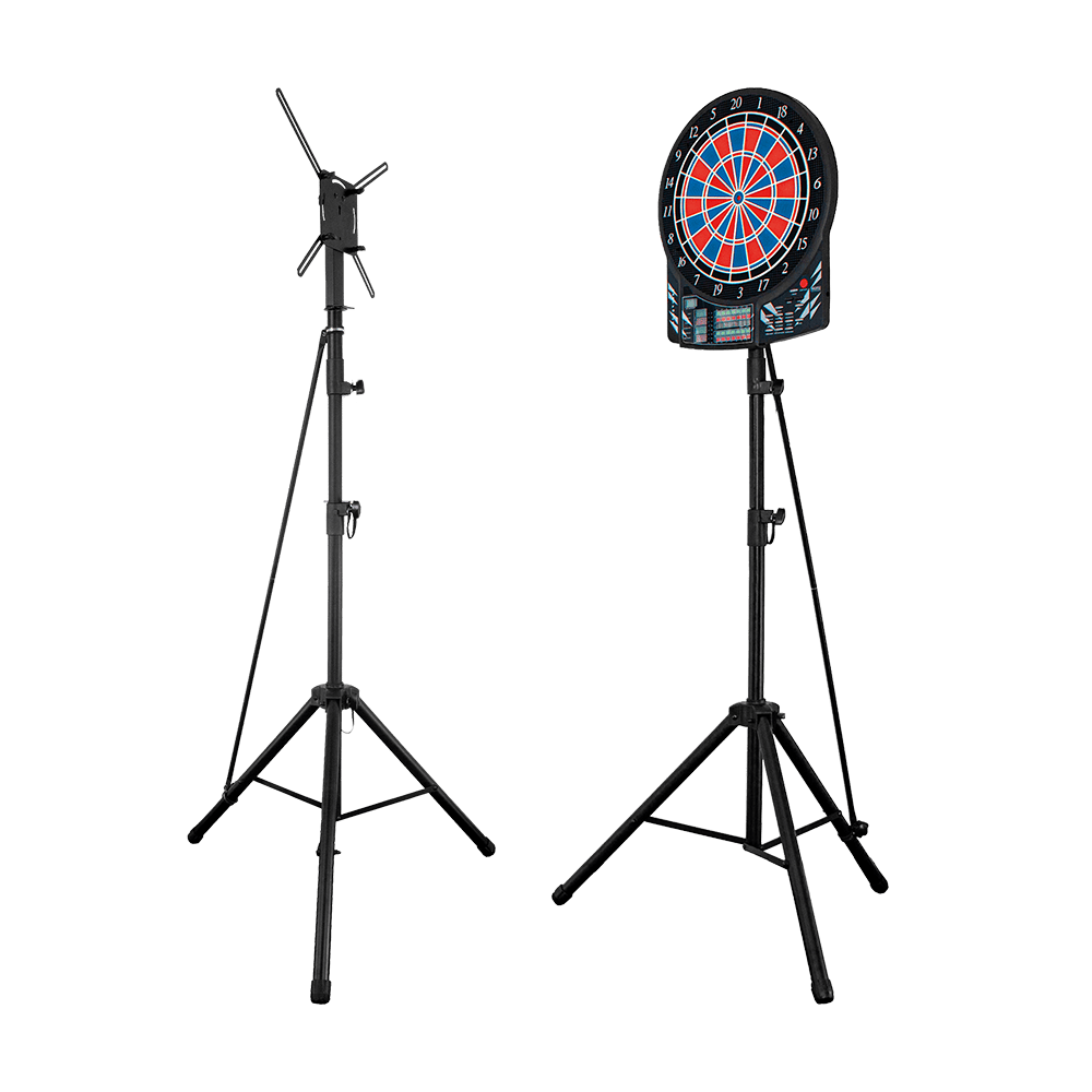 1702_McDart_Hybrid_2_Pro_Dartboardst-nder_4 Das Bild zeigt den McDart Hybrid Pro Tripod Dartboardständer, einmal ohne und einmal mit Dartboard befestigt. Der Ständer ist aus schwarzem Metall und hat drei stabile Beine für festen Stand.