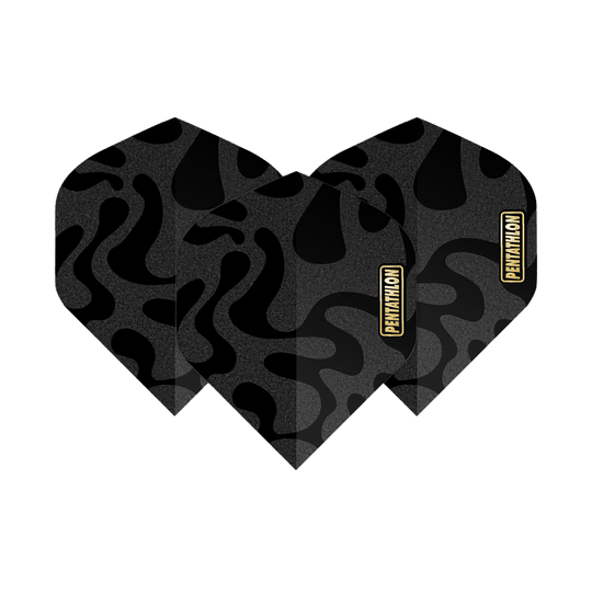 Pentathlon Flights RT Camo Das Bild zeigt drei Pentathlon RT Camo No2 Standard Flights für Darts. Sie haben ein schwarzes Camouflage-Muster und das Pentathlon-Logo in Gelb.