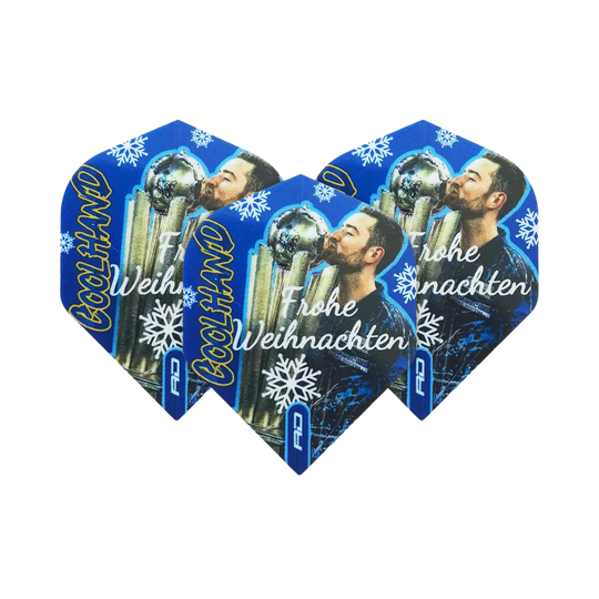 Bild zeigt das Produkt WF-16_Red_Dragon_Luke_Humphries_Frohe_Weihnachten_Standard_Flights_1Set. Es handelt sich um ein Set von Dart-Flights mit weihnachtlichem Motiv.