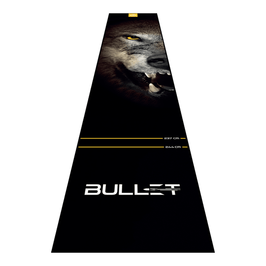 Bullet Fang Dart Mat Abgebildet ist die Bullet Fang Dartmatte. Die Matte sorgt für einen sicheren Stand und schützt den Boden beim Dartspielen.