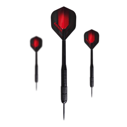 Karella Black Brass Steeldarts - 21g Das Bild zeigt die Karella Black Brass Steeldarts mit einem Gewicht von 21g. Es handelt sich um ein Set schwarzer Steeldarts.