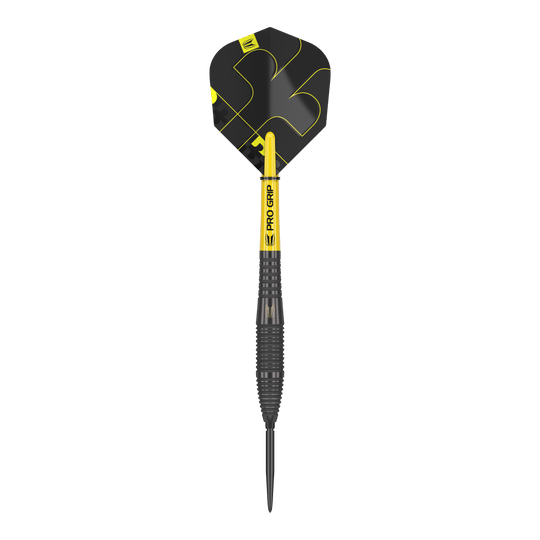 Target Bolide Void 05 Swiss Point steel darts Das Bild zeigt einen Target Bolide Void 05 Swiss Point Steeldart. Der Dartpfeil ist überwiegend schwarz mit gelben Akzenten und hat eine strukturierte Griffzone.