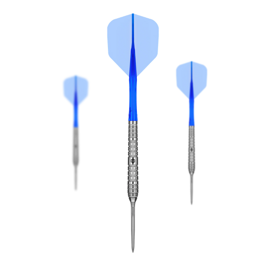 Das Foto zeigt die Caliburn Rix EZ-EVO R4 Steeldarts als Set. Der Fokus liegt auf dem Aussehen und der Anordnung der Darts.