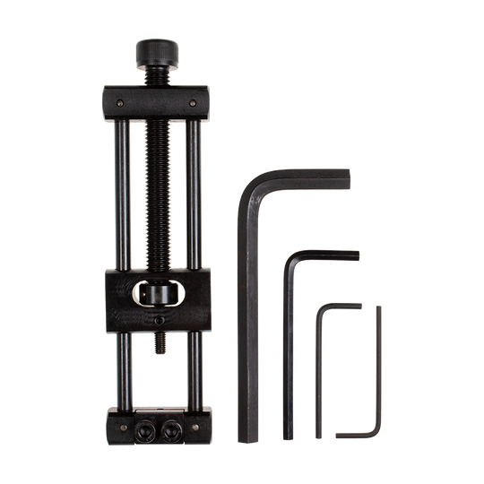 Designa Dart Repointer Black Pro Edition - Tip Changer Zu sehen ist der Designa Dart Repointer Black Pro Edition - Spitzenwechsler. Das Gerät ermöglicht das Austauschen von Spitzen an Darts.