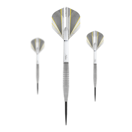 Red Dragon Seren 4 Pure Steeldarts Das Bild zeigt drei Steeldarts des Produkts "Red Dragon Seren 4 Pure Steeldarts". Die Darts sind silberfarben mit weißen und gelben Flights.