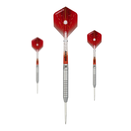 Das Bild zeigt drei Steeldarts des Produkts "Unicorn Core XL Striker Style 1" mit einem Gewicht von 22g. Die Darts haben silberne Spitzen und Schäfte sowie rote Flights mit einem auffälligen Muster.