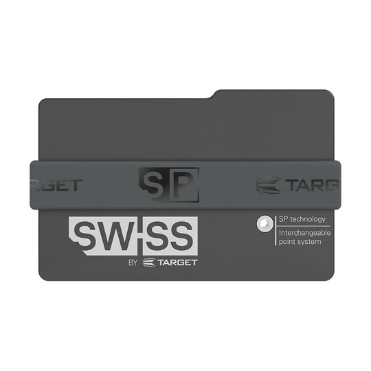 119648_Target_Swiss_Point_Safe_5 Das Bild zeigt das Produkt "Target Swiss Point Safe". Es ist eine schwarze Aufbewahrungsbox für Dartspitzen mit dem Aufdruck "SWISS by Target".