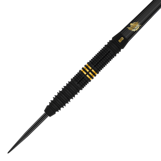 Abgebildet sind die Red Dragon Jonny Clayton 50 Years Player Limited Edition Steeldarts, speziell für Sammler. Diese Dartpfeile wurden zu Ehren von Jonny Claytons 50-jährigem Jubiläum entworfen.