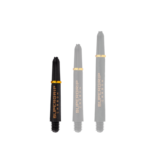 Das Bild zeigt drei Harrows Supergrip Carbon Shafts in der Farbe Gold in unterschiedlichen Längen. Die Dartschäfte sind schwarz mit goldenen Akzenten und der Aufschrift "Supergrip Carbon".