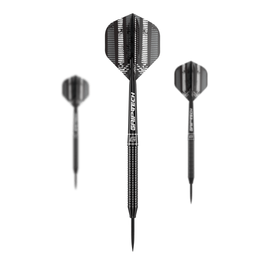 GOAT Sprocket Tungsten Steel Darts Das Bild zeigt drei schwarze Steeldarts mit der Aufschrift "GRIPTECH" auf den Schäften. Es handelt sich um das Produkt "GOAT Sprocket Tungsten Steeldarts".