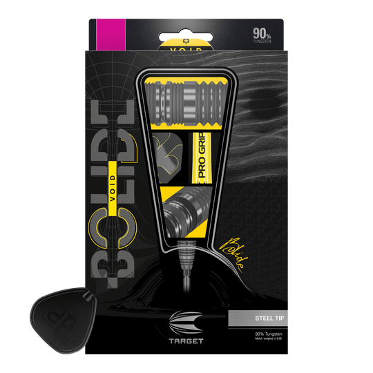 Target Bolide Void 05 Swiss Point steel darts Das Bild zeigt die Verpackung der "Target Bolide Void 05 Swiss Point Steeldarts". Die Verpackung ist überwiegend schwarz mit gelben Akzenten und hebt die hochwertige Verarbeitung aus 90 % Tungsten hervor.