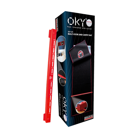 Das Bild zeigt das Produkt "Bulls Oky System SET - Teppich mit Metall Oche". Auf der Verpackung sind ein schwarzer Teppich mit rotem Rand und ein rotes Metall-Oche abgebildet.