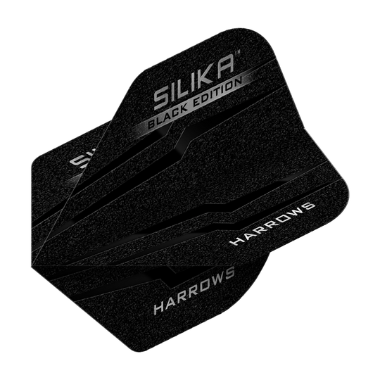 Das Bild zeigt die Harrows Silika Black-Edition No2 Standard Flights. Die Flights sind schwarz mit silbernen Akzenten und dem Aufdruck "Harrows" sowie "Silika Black Edition".