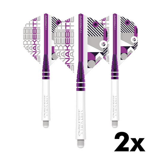 X0660_Red_Dragon_Peter_Wright_White_Flight_Shafts_Combo_Pack_1 Das Bild zeigt das Produkt "Red Dragon Peter Wright White Flight Shafts Combo Pack" mit drei weißen Shafts und bunten Flights. In der rechten unteren Ecke steht "2x", was auf zwei Sets hinweist.