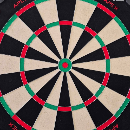 Bullet Apex steel dartboard Das Bild zeigt das Bullet Apex Steeldartboard. Es gibt eine detaillierte Ansicht des Produkts.
