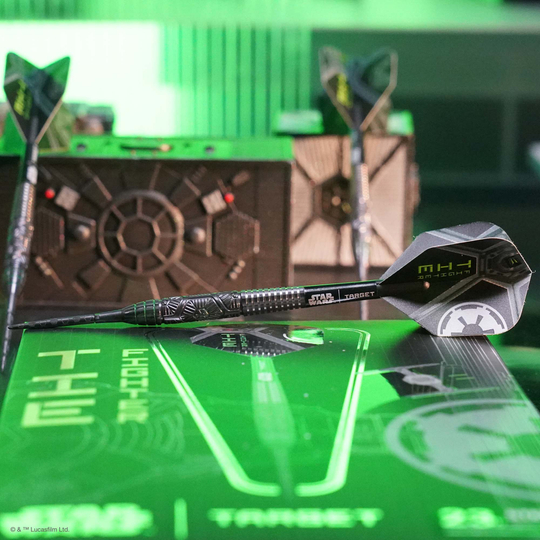 Target Star Wars Tie Fighter Swiss Point Steeldarts wird abgebildet. Das Produkt ist eine spezielle Steeldart-Edition mit Star Wars Design.