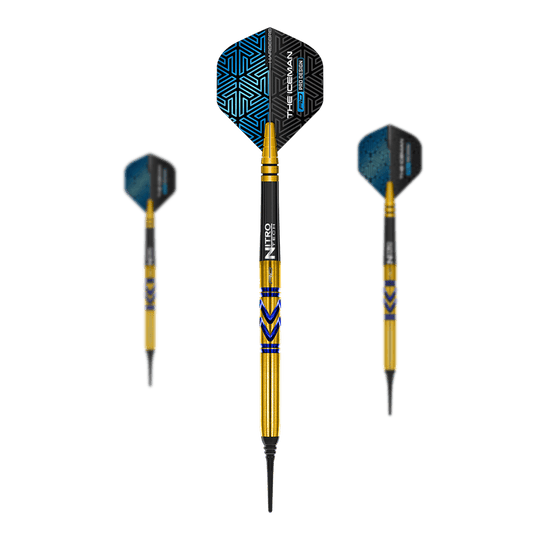 Red Dragon Gerwyn Price Avalanche Gold Softdarts - 20g Das Bild zeigt die "Red Dragon Gerwyn Price Avalanche Gold Softdarts - 20g". Die Darts haben einen goldenen Schaft mit blauen Akzenten und schwarze Flights mit blauem Muster.