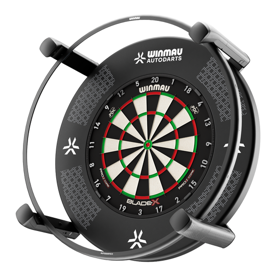 Abgebildet ist das Winmau Autodarts X Autoscoring-System. Dieses Produkt wertet Dartspiele automatisch aus.