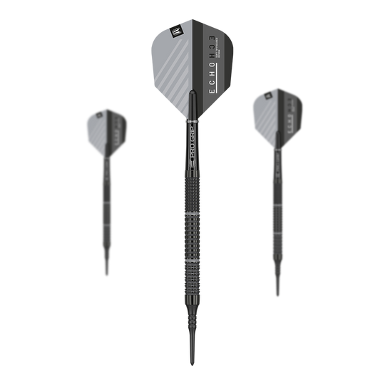 Target Echo 11 soft darts Das Bild zeigt drei Softdarts des Produkts "Target Echo 11". Die Darts sind schwarz mit grauen Flights und haben eine strukturierte Griffzone.