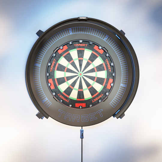 Target Corona Vision 2 lighting system Das Bild zeigt das Target Corona Vision 2 Beleuchtungssystem. Die Lichtleiste ist über dem Dartboard angebracht.